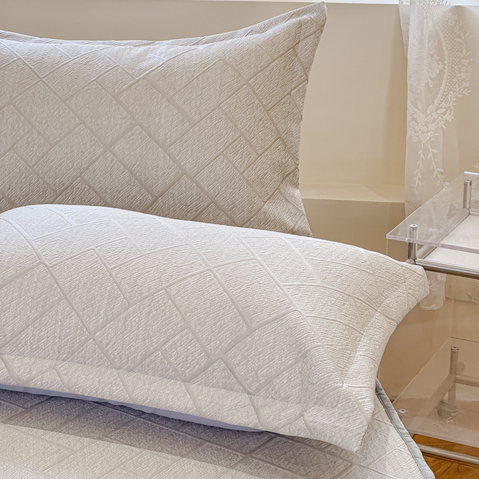 91家纺网 家纺一手货源 找家纺 棉生活家纺 2025新款高端款冰离子超软按摩凉席 方格-香槟-床裙款