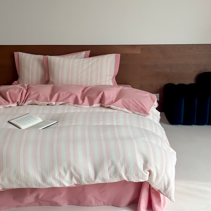 91家纺网 家纺一手货源 找家纺 旷野2025新款全棉纯棉A类婴幼儿级双层纱皱皱纱四件套 理想三旬-粉