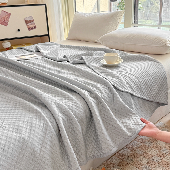 91家纺网 家纺一手货源 找家纺 阿牛席业 2025春夏新款双面云母夏被夏凉被空调被 沐夏-雪山灰
