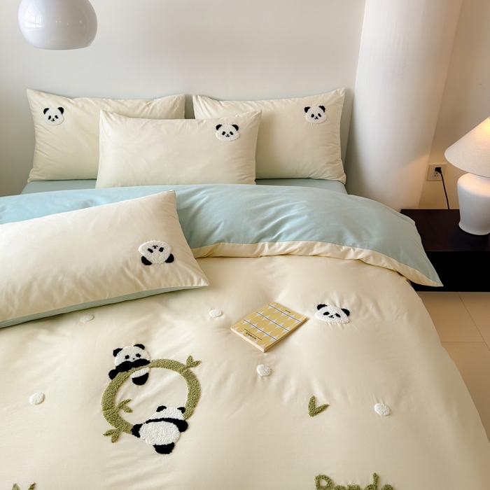 91家纺网 家纺一手货源 找家纺 锦觅家纺 2025新款卡通小清新毛巾绣全棉纯棉四件套（大版定位花型） 可爱熊猫