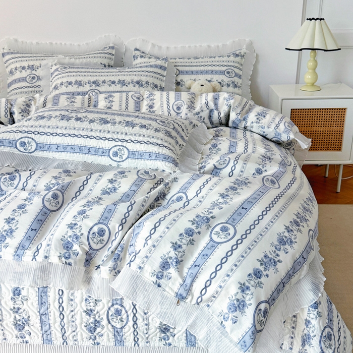 91家纺网 家纺一手货源 找家纺 添越 2024小清新韩版蕾丝花边纯棉夹棉床盖三件套全棉静若幽兰