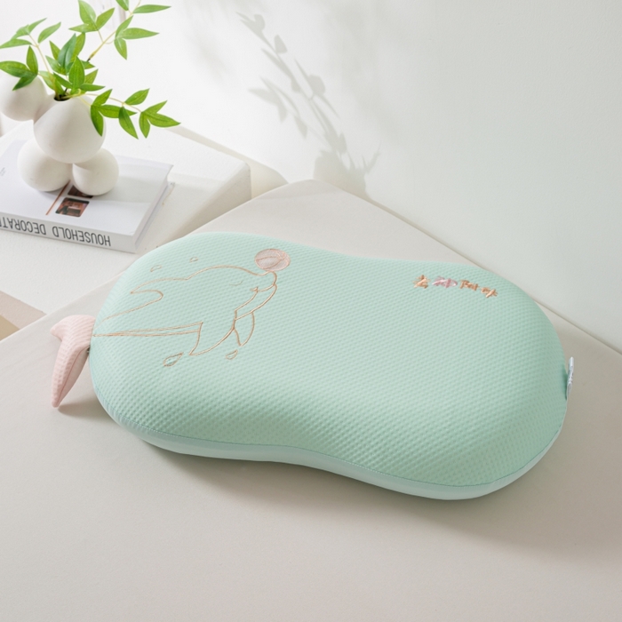 91家纺网 家纺一手货源 找家纺 芯链 2025新款亲肤柔软卡通枕头枕芯 小海豚-绿