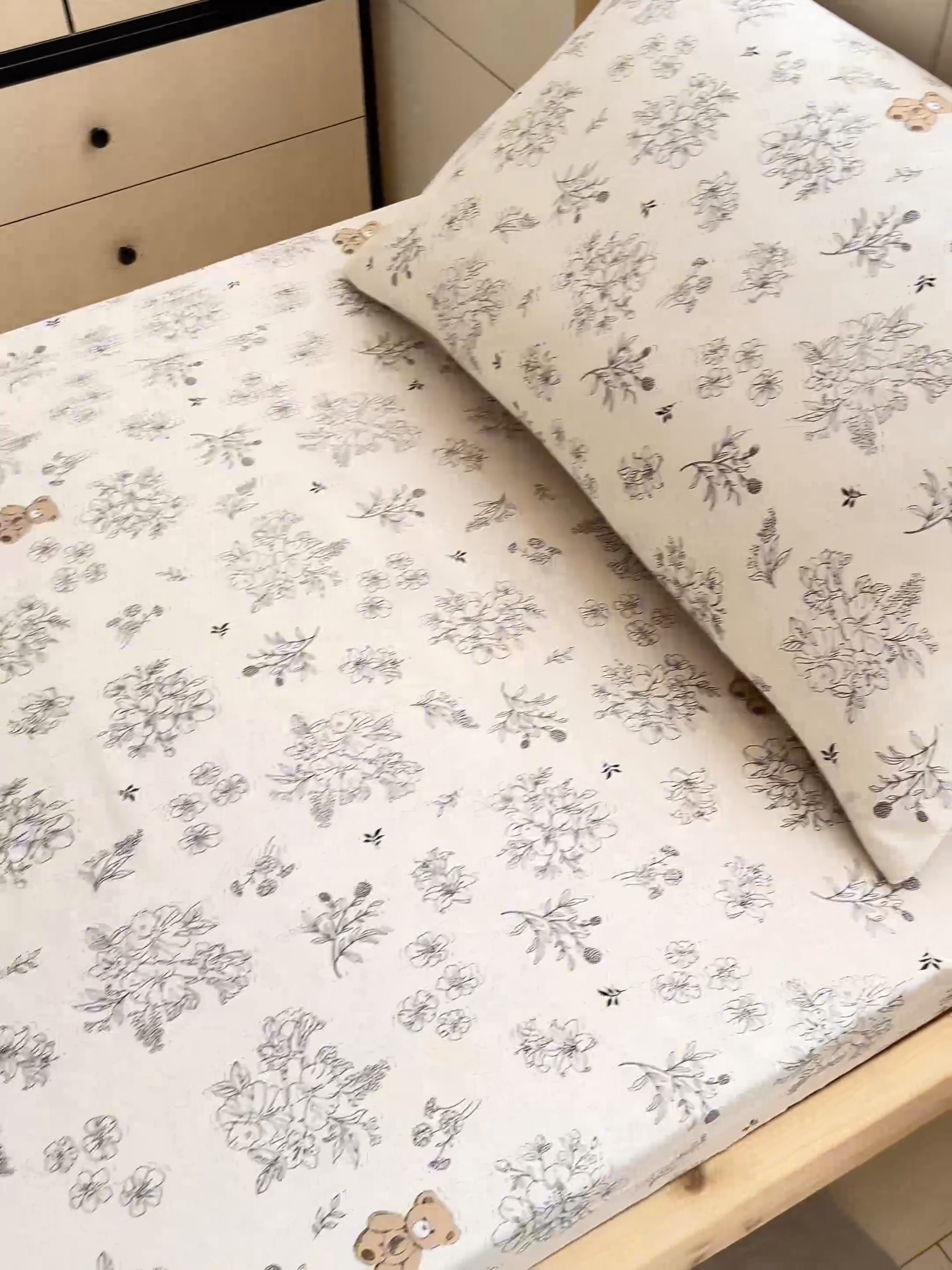 91家纺网 家纺一手货源 找家纺 宅部落 2025新款全棉学生宿舍褥子套纯棉床垫套单床笠 梦巴黎