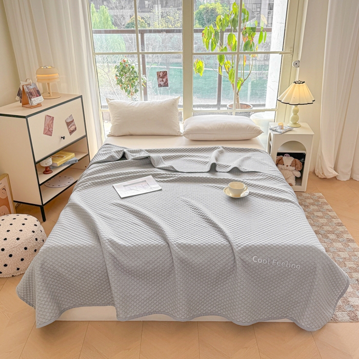 91家纺网 家纺一手货源 找家纺 阿牛席业 2025春夏新款双面云母夏被夏凉被空调被 沐夏-雪山灰