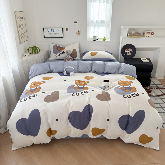 91家纺网 家纺一手货源 找家纺 可可家纺 2025新款印花卡通芦荟棉四件套亲肤床单被套三件套 萌宝小熊