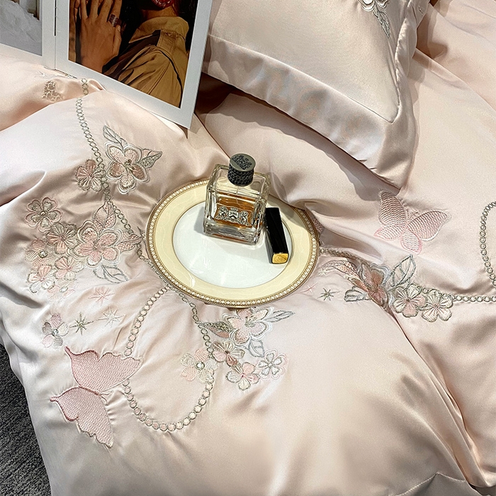 91家纺网 家纺一手货源 找家纺 优悦 2025新款冰丝简奢绣花四件套 雅韵佳人-粉