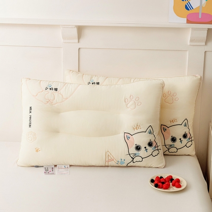 91家纺网 家纺一手货源 找家纺 糖果枕芯2025新款小奶猫亲肤家庭组合枕芯实用多人群枕头 小奶猫粉边30*50