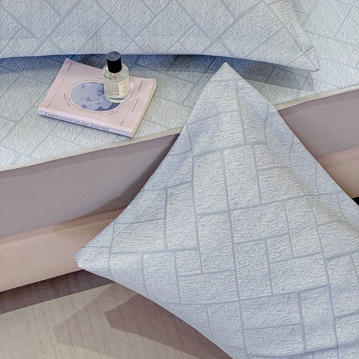 91家纺网 家纺一手货源 找家纺 棉生活家纺 2025新款高端款冰离子超软按摩凉席 方格-兰-床裙款