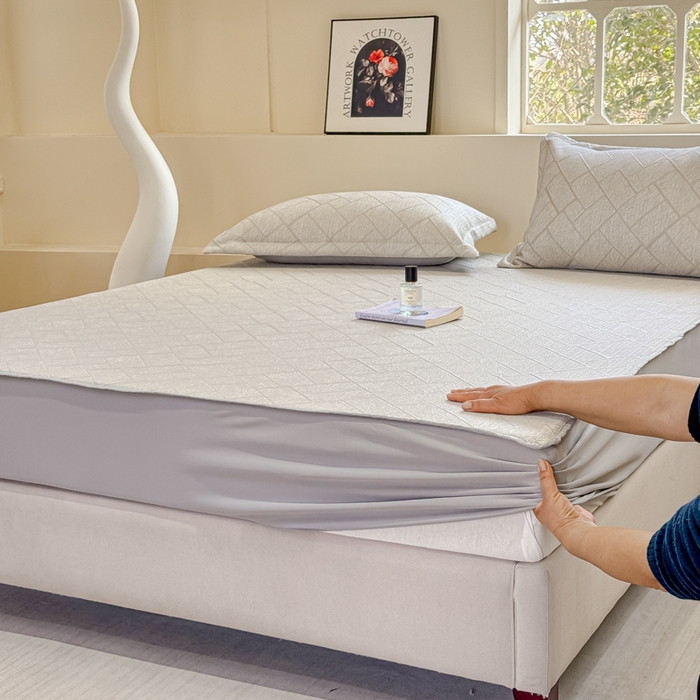 91家纺网 家纺一手货源 找家纺 棉生活家纺 2025新款高端款冰离子超软按摩凉席 方格-香槟-床笠款