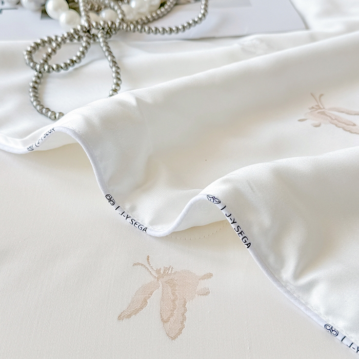 91家纺网 家纺一手货源 找家纺 茧羽世家 2025新款超柔蚕花夏被系列 蝶恋花