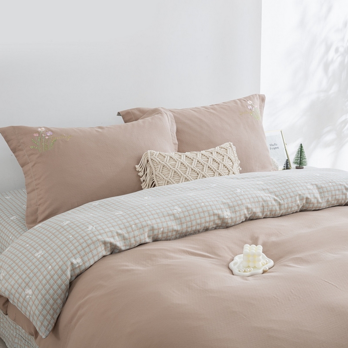 91家纺网 家纺一手货源 找家纺 鲁爱家纺供货 2025新款全棉双层纱绣花四件套 初语-月色咖