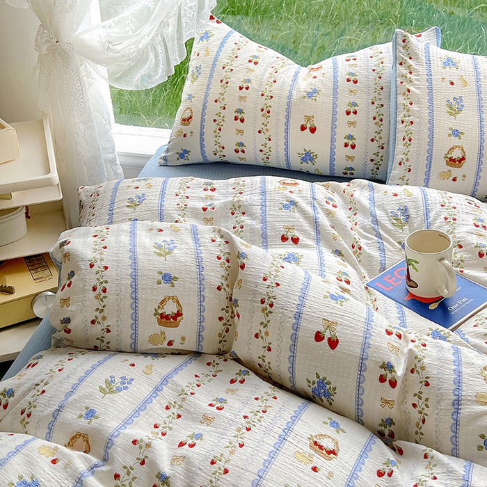 91家纺网 家纺一手货源 找家纺 王朝国际 2025新款直播热款有氧提花有氧双层纱碎花单被套 蕾丝草莓