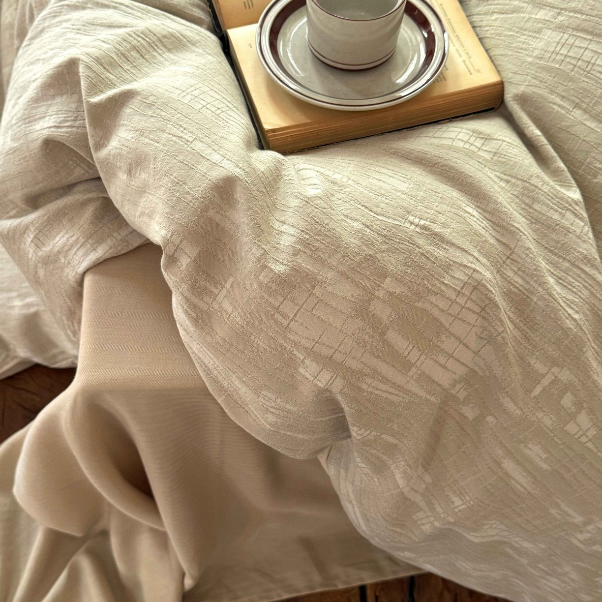 91家纺网 家纺一手货源 找家纺 云上 2025全棉色织大提花床品·侘寂潮汐   潮汐-米