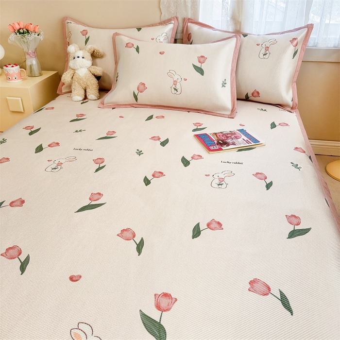 91家纺网 家纺一手货源 找家纺 典曼家纺 2025新款600D数码印花冰藤席席子凉席-床席款 花田小兔