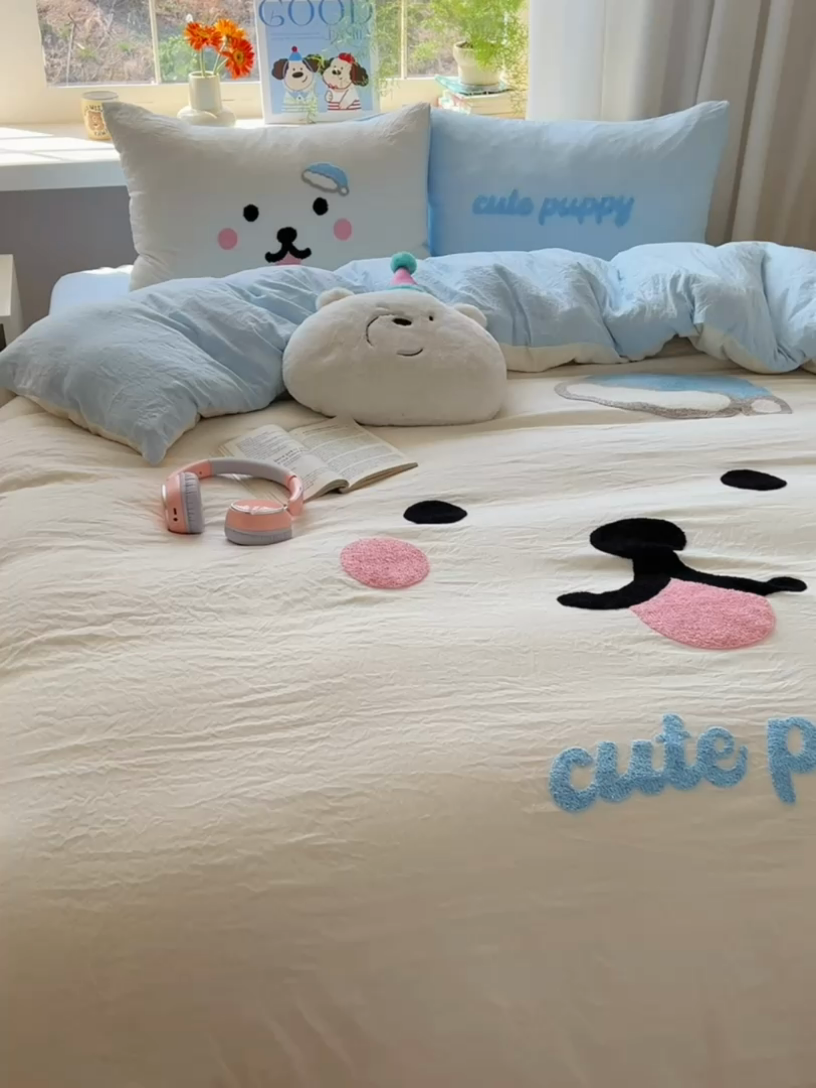 91家纺网 家纺一手货源 找家纺 （总）顾里家纺 2025新款甜系表情包云朵棉毛巾绣四件套