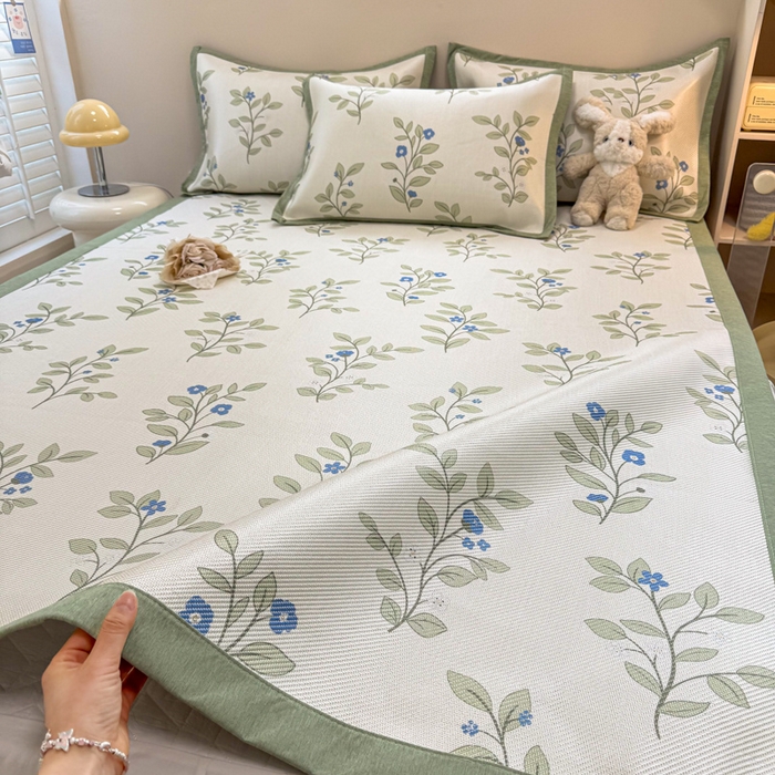 91家纺网 家纺一手货源 找家纺 典曼家纺 2025新款600D数码印花冰藤席席子凉席-床席款 蓝色花骨朵