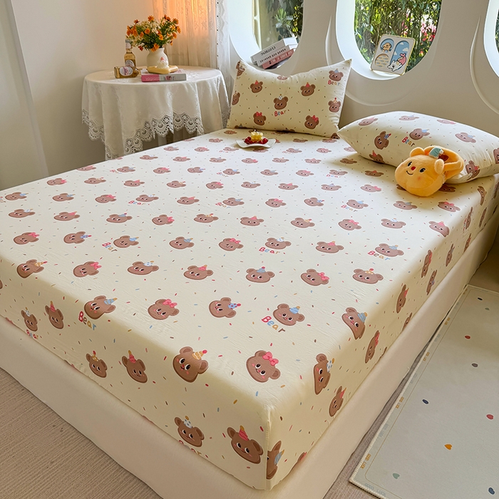 91家纺网 家纺一手货源 找家纺 十一家居 2025新款ins韩系卡通印花亲肤水洗棉床笠 奶芙小熊