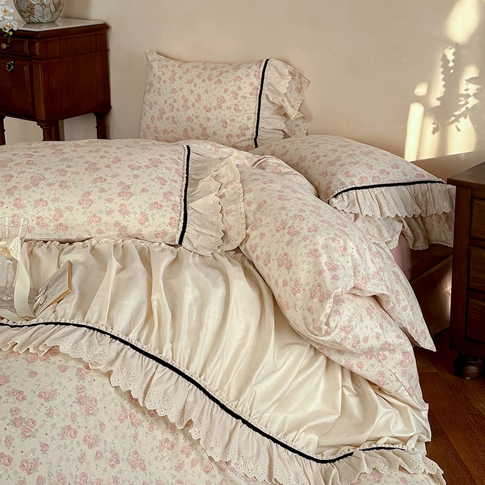 91家纺网 家纺一手货源 找家纺 婳庭家居 2025新款双层纱褶皱花边款四件套 玫瑰故事