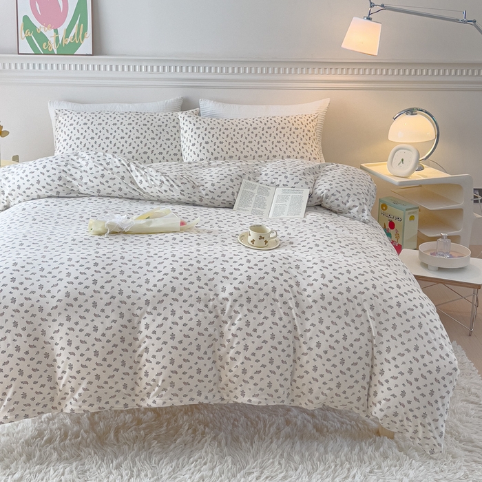 91家纺网 家纺一手货源 找家纺 伊嫚家居 新款日式新品全棉针织棉A类活性印花四件套天竺棉小碎花复古亲肤被罩床笠款套件 栀子花初恋