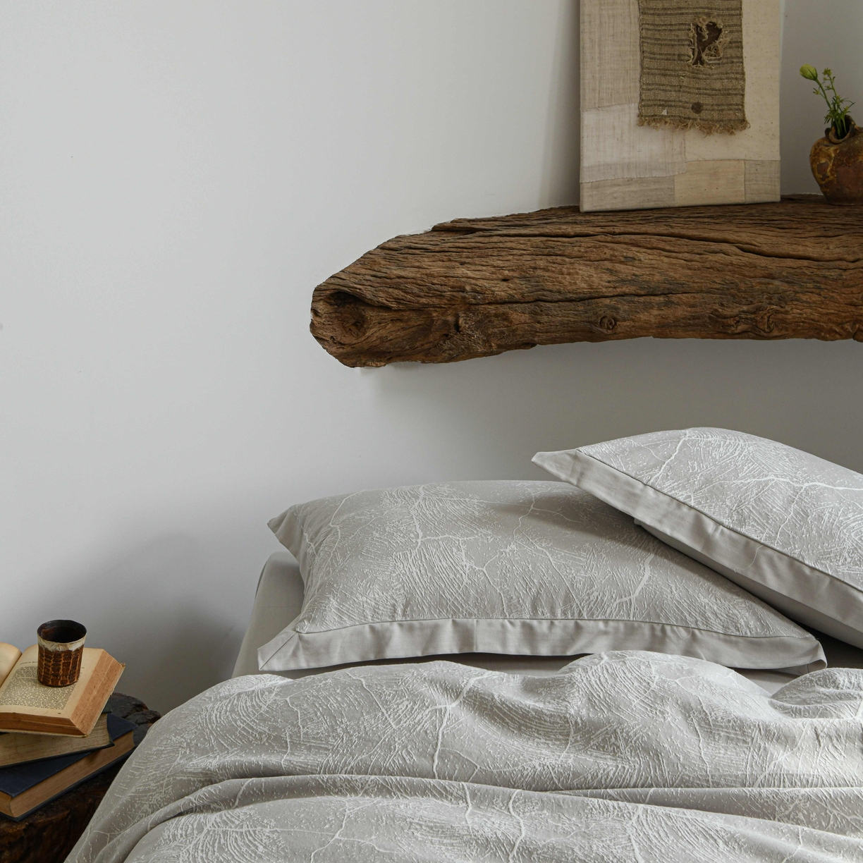 91家纺网 家纺一手货源 找家纺 云上 2025全棉提花床品系列·冰裂   色织冰裂-浅灰