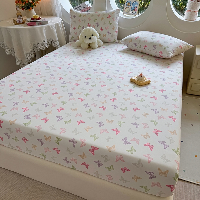 91家纺网 家纺一手货源 找家纺 十一家居 2025新款ins韩系卡通印花亲肤水洗棉床笠 彩蝶之舞