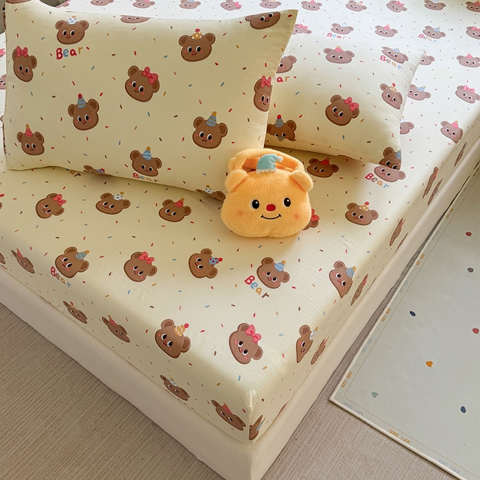 91家纺网 家纺一手货源 找家纺 十一家居 2025新款ins韩系卡通印花亲肤水洗棉床笠 奶芙小熊