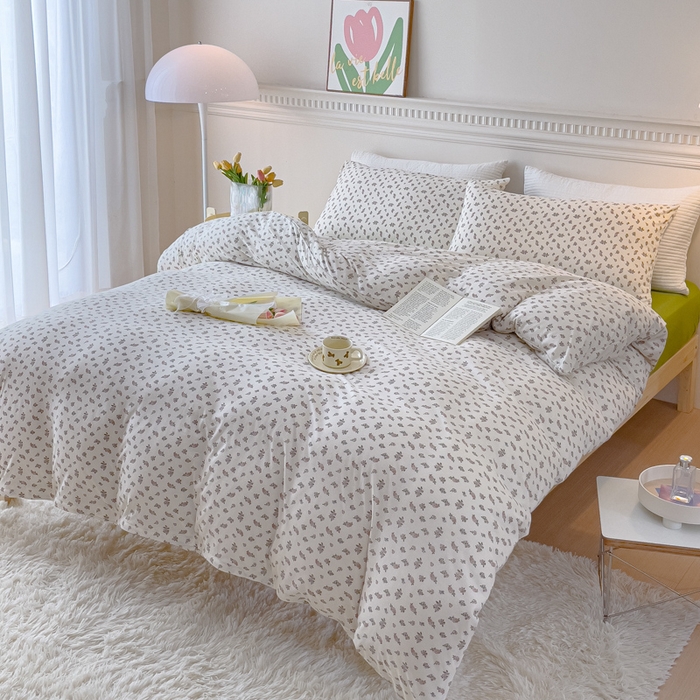 91家纺网 家纺一手货源 找家纺 伊嫚家居 新款日式新品全棉针织棉A类活性印花四件套天竺棉小碎花复古亲肤被罩床笠款套件 栀子花初恋