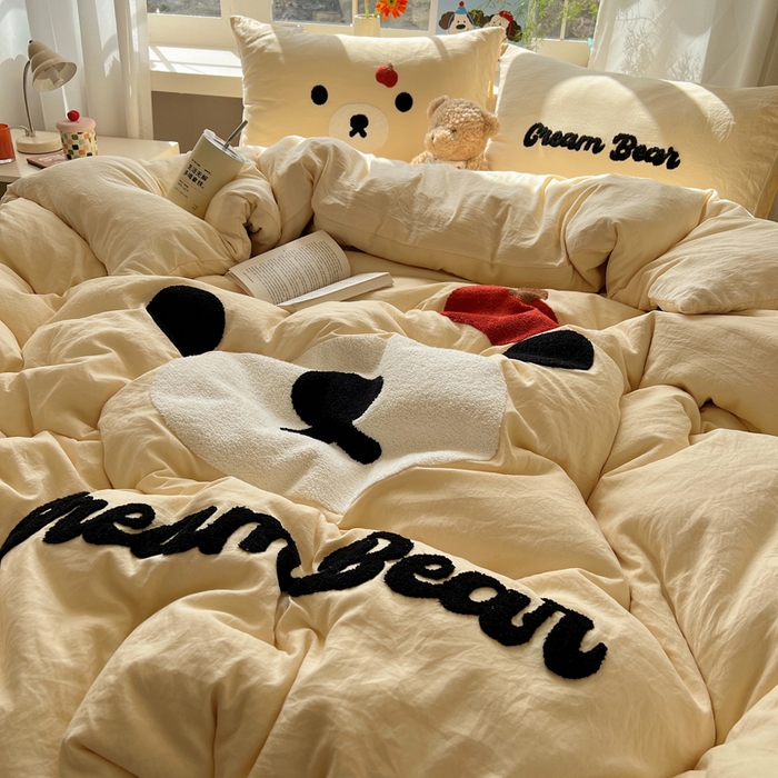 91家纺网 家纺一手货源 找家纺 顾里家纺 2025新款甜系表情包云朵棉毛巾绣四件套 梦想熊