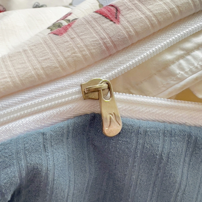 91家纺网 家纺一手货源 找家纺 王朝国际 2025新款直播热款有氧提花有氧双层纱碎花单被套 蓝颜