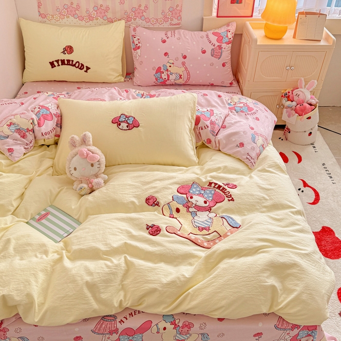 91家纺网 家纺一手货源 找家纺 繁花家居 2025新款水洗棉三丽鸥毛巾绣直播爆款四件套 木马美乐蒂