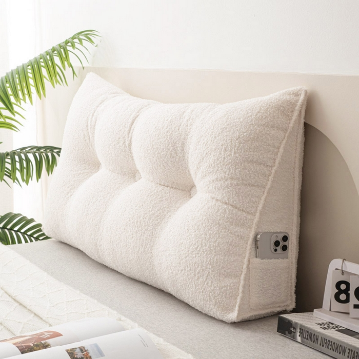 91家纺网 家纺一手货源 找家纺 美达人 2025新款泰迪绒三角珍珠棉靠垫 泰迪毛-荷花-米白