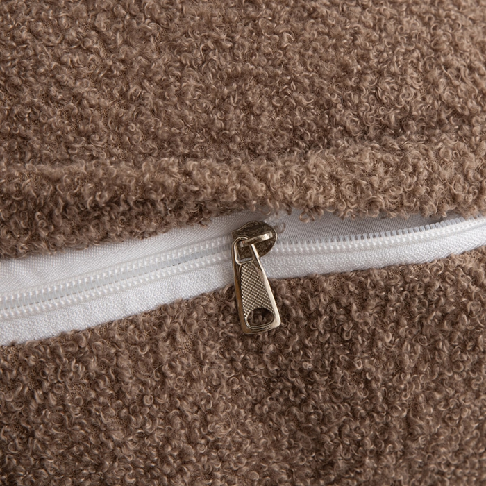 91家纺网 家纺一手货源 找家纺 （总）美达人 2025新款泰迪绒三角珍珠棉靠垫