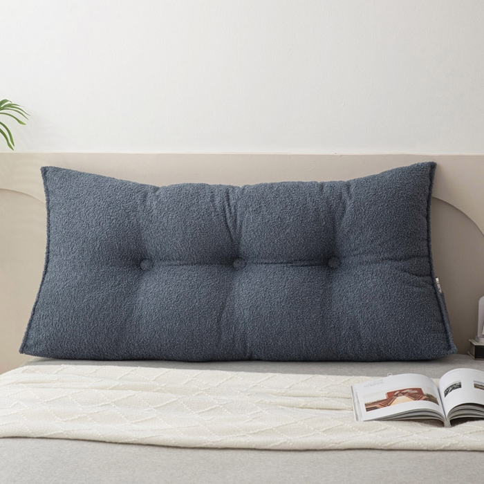 91家纺网 家纺一手货源 找家纺 美达人 2025新款泰迪绒三角珍珠棉靠垫 泰迪毛-景泰-蓝