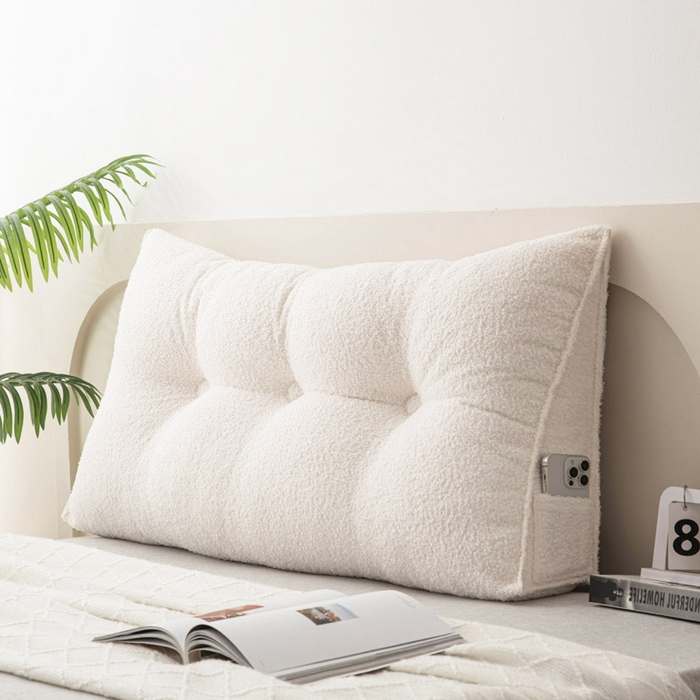 91家纺网 家纺一手货源 找家纺 美达人 2025新款泰迪绒三角珍珠棉靠垫 泰迪毛-荷花-米白