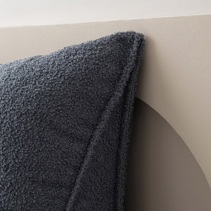 91家纺网 家纺一手货源 找家纺 美达人 2025新款泰迪绒三角珍珠棉靠垫 泰迪毛-景泰-蓝