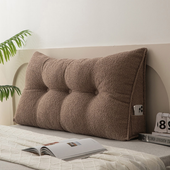 91家纺网 家纺一手货源 找家纺 美达人 2025新款泰迪绒三角珍珠棉靠垫 泰迪毛-丁香-棕