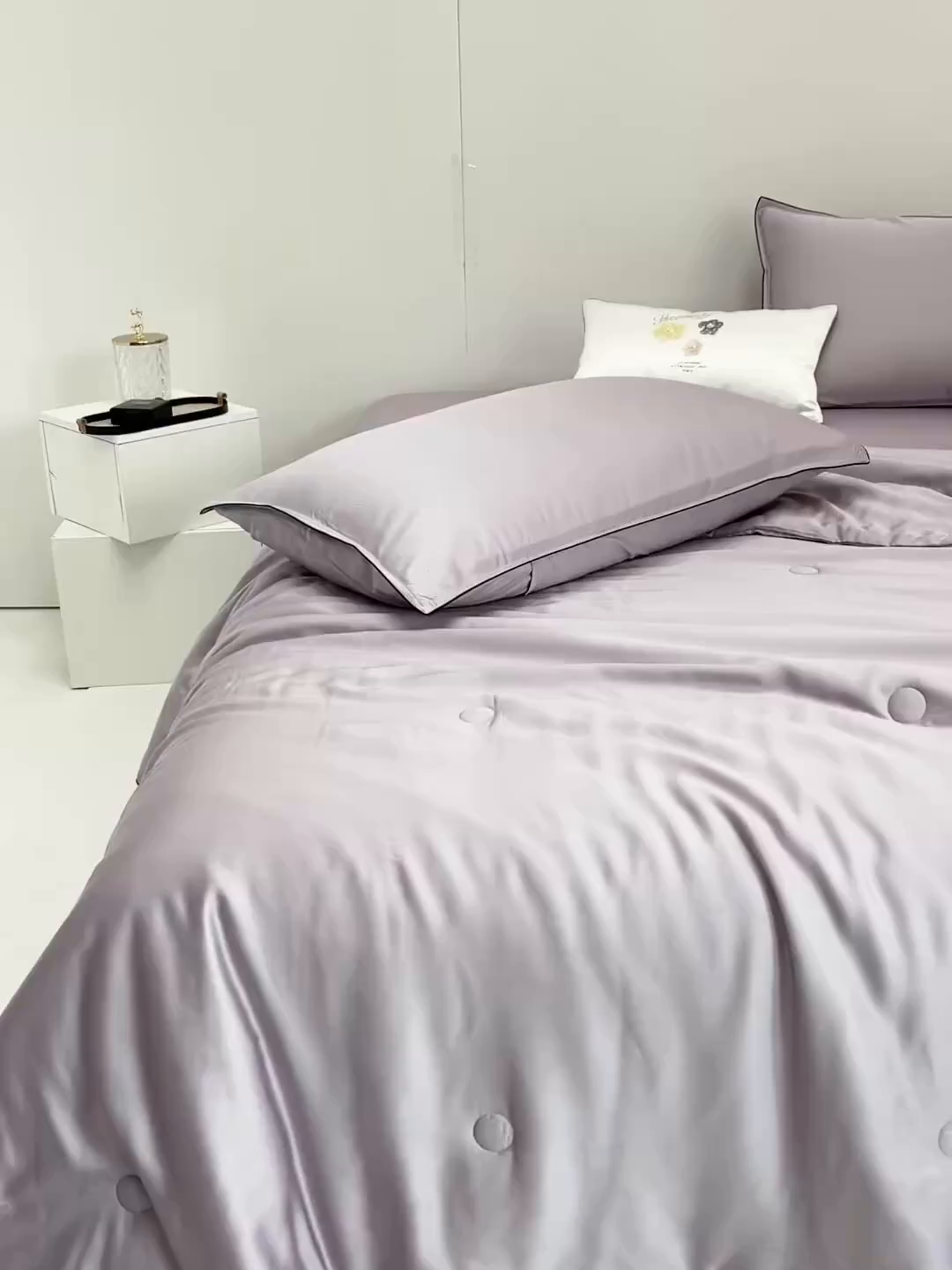 91家纺网 家纺一手货源 找家纺 桂雅居 2025新款100支奥地利进口莱赛尔夏被被子被芯 皓月紫