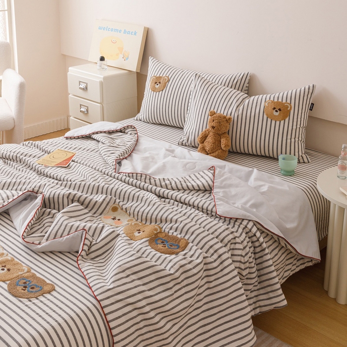 91家纺网 家纺一手货源 找家纺 卡姿家纺 2025新款色织水洗棉毛巾绣夏被夏凉被空调被 夏被黑白条纹