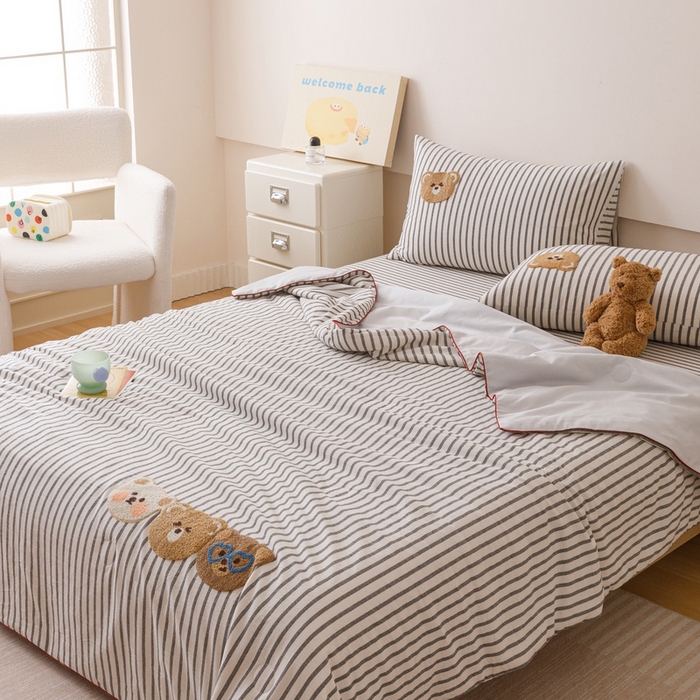 91家纺网 家纺一手货源 找家纺 卡姿家纺 2025新款色织水洗棉毛巾绣夏被夏凉被空调被 夏被黑白条纹