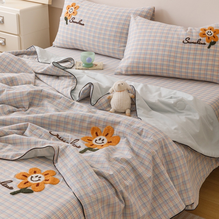 91家纺网 家纺一手货源 找家纺 卡姿家纺 2025新款色织水洗棉毛巾绣夏被夏凉被空调被 夏被红蓝小格