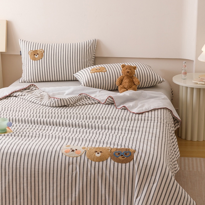 91家纺网 家纺一手货源 找家纺 卡姿家纺 2025新款色织水洗棉毛巾绣夏被夏凉被空调被 夏被黑白条纹