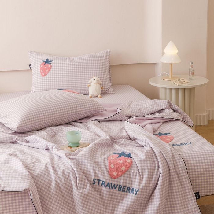 91家纺网 家纺一手货源 找家纺 卡姿家纺 2025新款色织水洗棉毛巾绣夏被夏凉被空调被 夏被紫小格