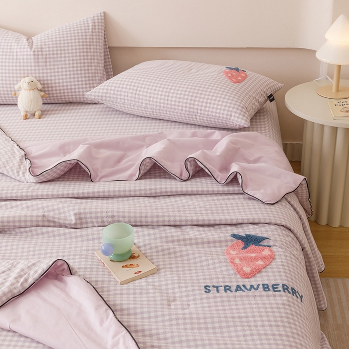 91家纺网 家纺一手货源 找家纺 卡姿家纺 2025新款色织水洗棉毛巾绣夏被夏凉被空调被 夏被紫小格