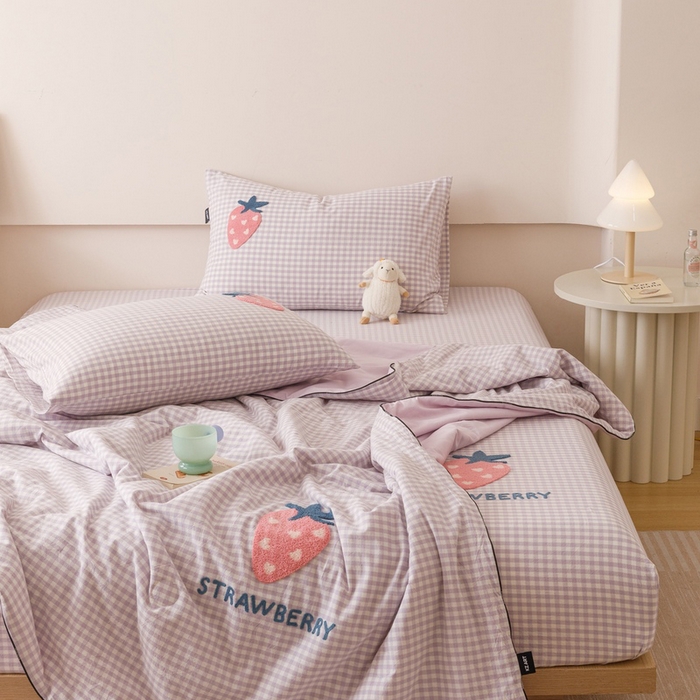 91家纺网 家纺一手货源 找家纺 卡姿家纺 2025新款色织水洗棉毛巾绣夏被夏凉被空调被 夏被紫小格