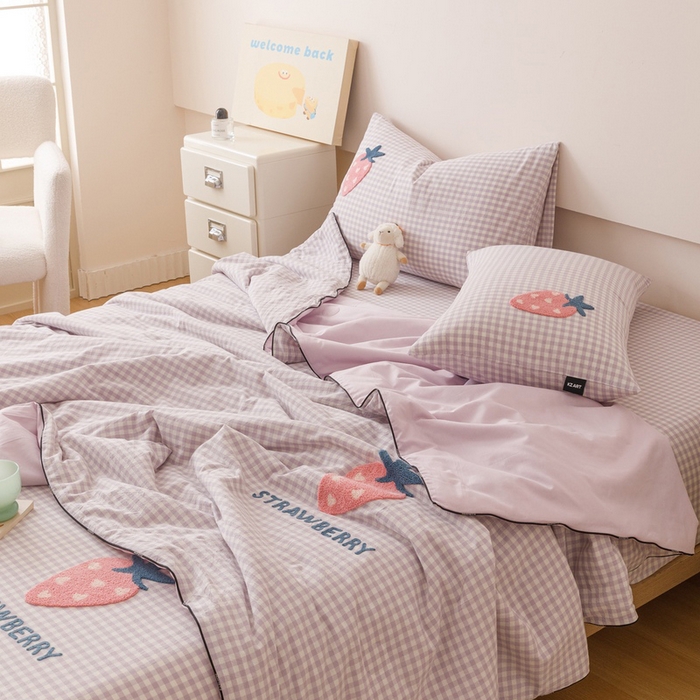 91家纺网 家纺一手货源 找家纺 卡姿家纺 2025新款色织水洗棉毛巾绣夏被夏凉被空调被 夏被紫小格