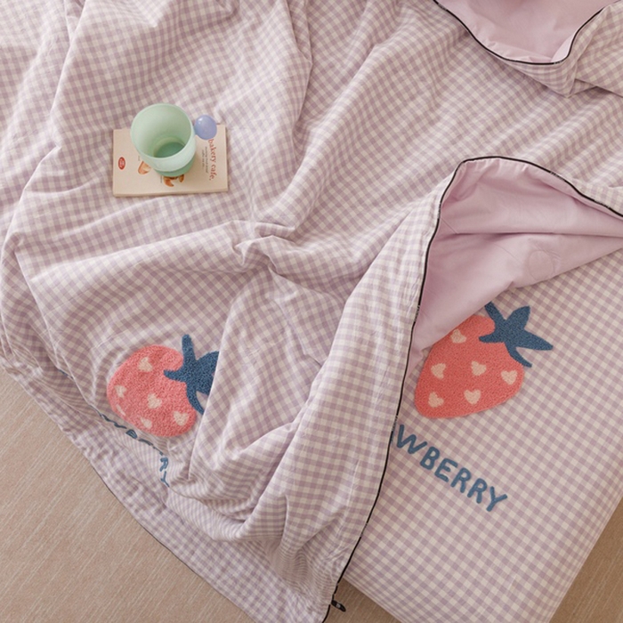 91家纺网 家纺一手货源 找家纺 卡姿家纺 2025新款色织水洗棉毛巾绣夏被夏凉被空调被 夏被紫小格