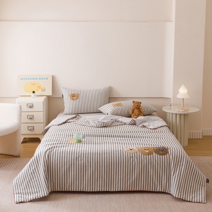 91家纺网 家纺一手货源 找家纺 卡姿家纺 2025新款色织水洗棉毛巾绣夏被夏凉被空调被 夏被黑白条纹