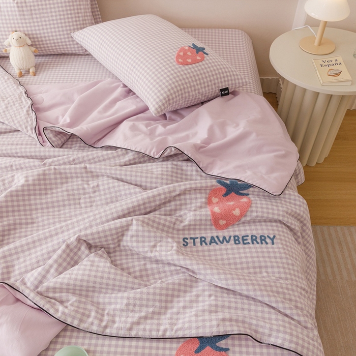 91家纺网 家纺一手货源 找家纺 卡姿家纺 2025新款色织水洗棉毛巾绣夏被夏凉被空调被 夏被紫小格