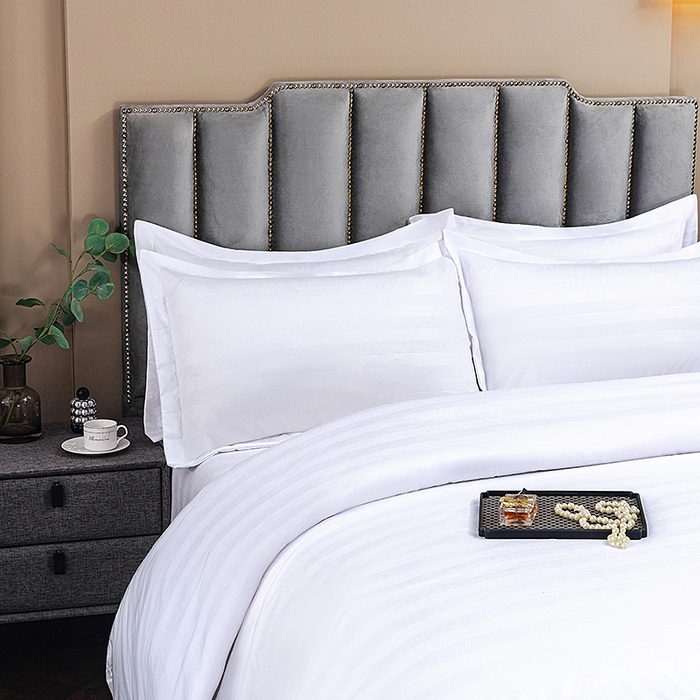 91家纺网 家纺一手货源 找家纺 （总）三俏家纺 2025年酒店布草 140g磨毛高仿棉星级酒店宾馆民宿磨毛纯白三件套四件套纯白缎条四件套