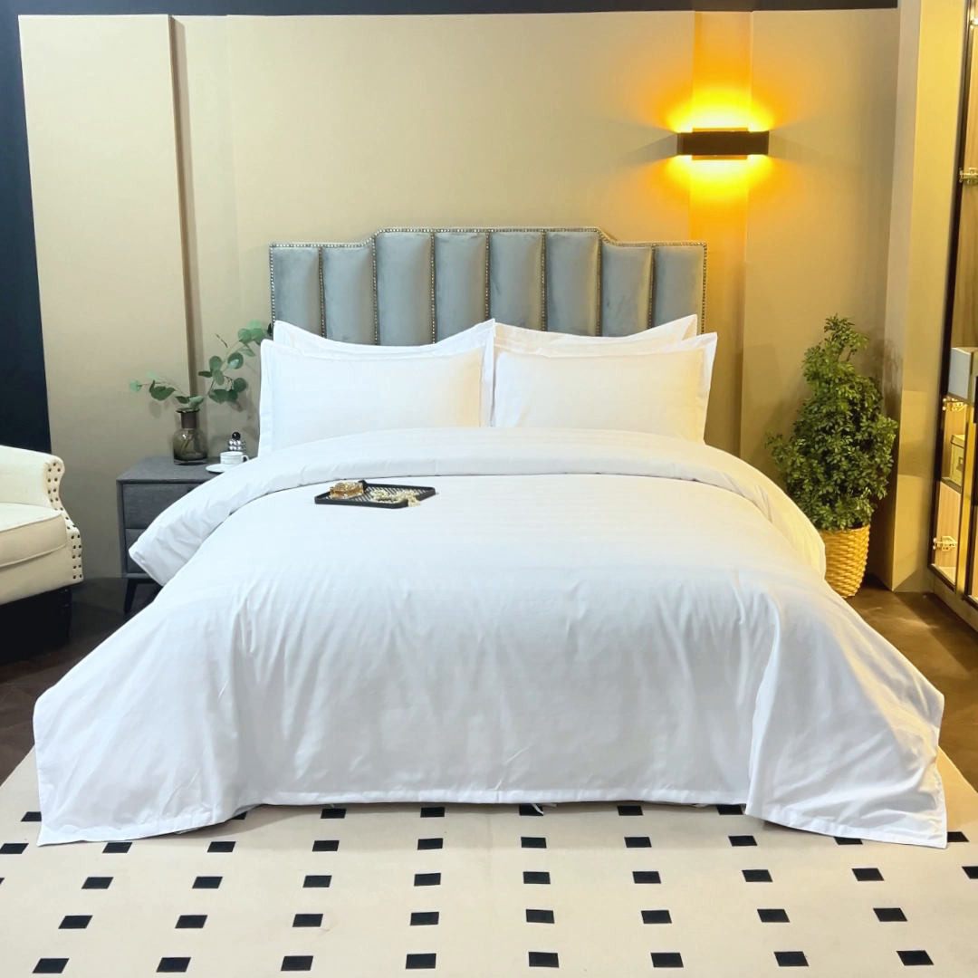 91家纺网 家纺一手货源 找家纺 三俏家纺 2025年酒店布草 140g磨毛高仿棉星级酒店宾馆民宿磨毛纯白三件套四件套纯白缎条四件套 100克平纹